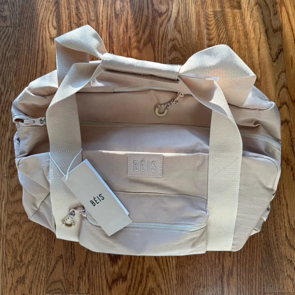 NEW WITH TAGS Beis The Sport Duffle Bag in Beige - Picture 1 of 10
